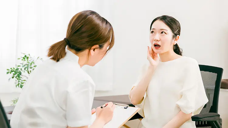 奥歯の隙間が発生する主な原因の画像