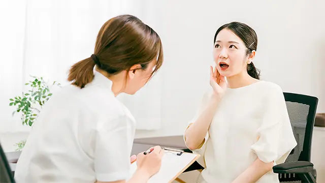 奥歯の隙間が発生する主な原因の画像