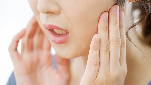 奥歯の隙間を放置した場合のリスクの画像